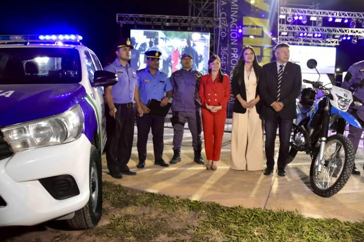 90 AÑOS DE LOS FRENTONES: LA VICEGOBERNADORA SCHNEIDER PRESIDIÓ EL ACTO ANIVERSARIO CON IMPORTANTES OBRAS PARA LA COMUNIDAD