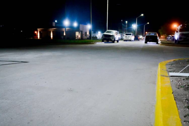 MÁS OBRAS PARA DU GRATY: EL GOBERNADOR INAUGURÓ CUADRAS DE PAVIMENTO URBANO Y UNA PLAZOLETA “ESTAMOS CUMPLIENDO LOS COMPROMISOS QUE ASUMIMOS” EXPRESÓ