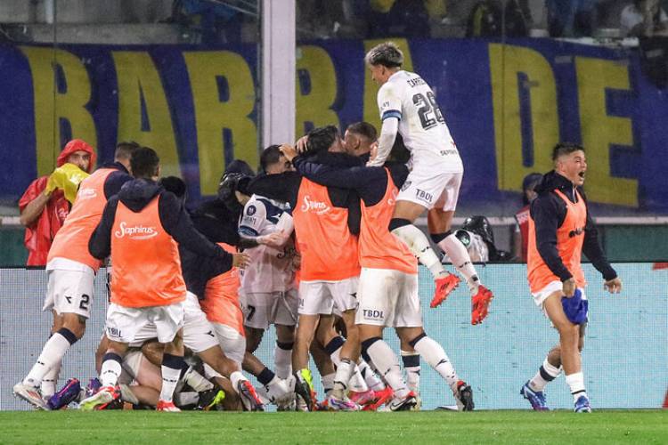 PARTIDAZO: VÉLEZ ELIMINÓ A BOCA DE LA COPA ARGENTINA EN UNA NOCHE INOLVIDABLE