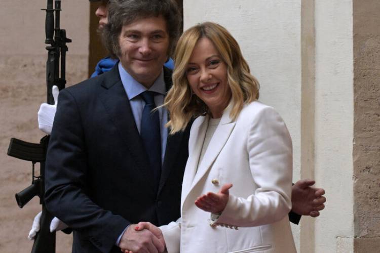 LA IZQUIERDA ITALIANA CRITICA LA CIUDADANÍA OTORGADA A JAVIER MILEI