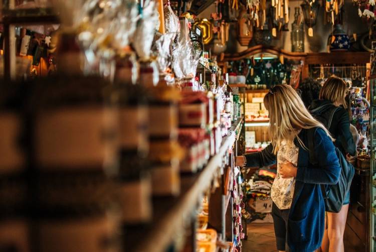 LAS VENTAS MINORISTAS CRECIERON UN 17,7% INTERANUAL EN DICIEMBRE PERO TERMINARON EL AÑO 10?AJO DEL 2023