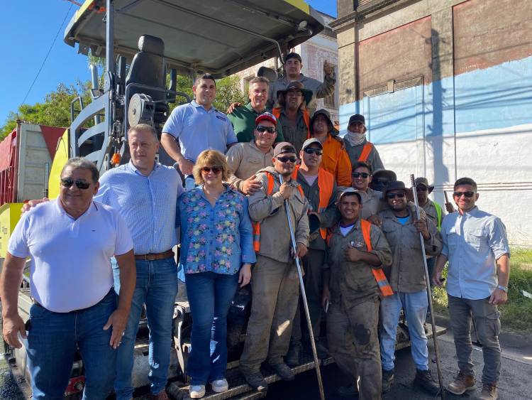 EL GOBERNADOR ZDERO SUPERVISÓ LOS AVANCES EN LA REPAVIMENTACIÓN DE LA AVENIDA 9 DE JULIO