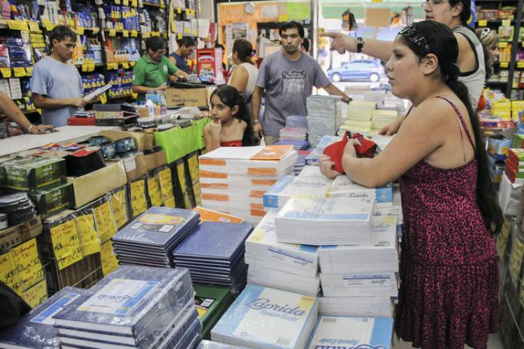 CANASTA ESCOLAR CON FUERTE AUMENTO