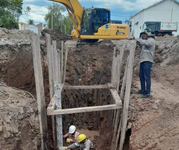 VILLA ÁNGELA: SAMEEP CONTINÚA DANDO RESPUESTAS Y SOLUCIONES AL SISTEMA CLOACAL, SITUACIÓN DEMANDADA POR LA COMUNIDAD HACE AÑOS
