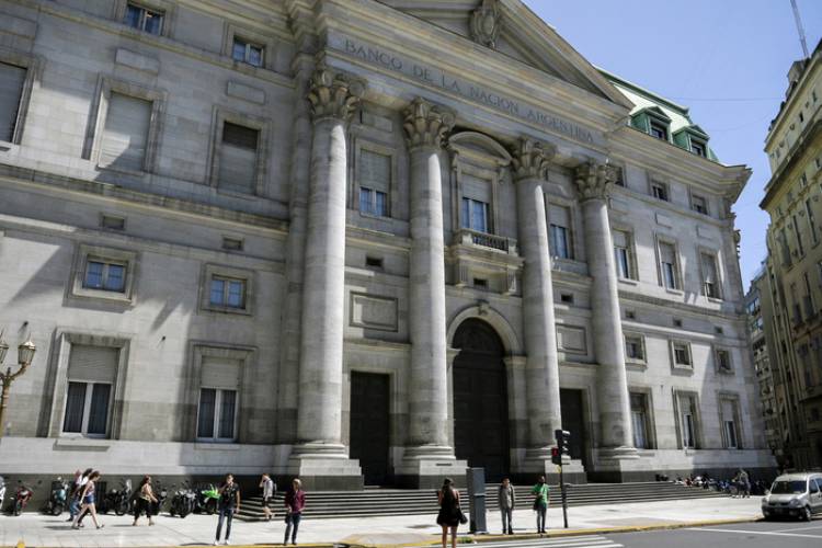 EL GOBIERNO TRANSFORMÓ AL BANCO NACIÓN EN UNA SOCIEDAD ANÓNIMA