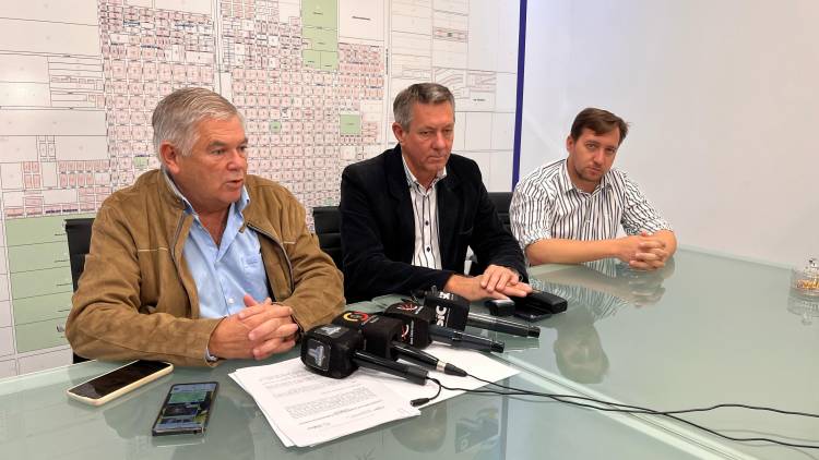 SAMEEP Y EL MUNICIPIO DE CHARATA FIRMARON ACUERDO PARA EXTENDER LAS REDES DE DISTRIBUCIÓN DE AGUA POTABLE EN LA CIUDAD