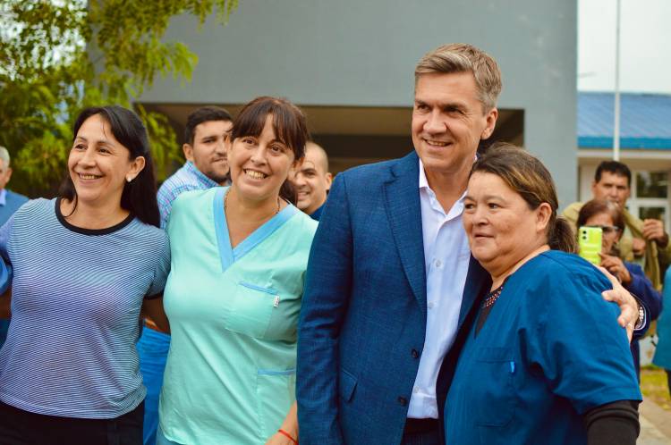 REFUERZO DEL SISTEMA SANITARIO PROVINCIAL: EL GOBERNADOR ZDERO ENTREGÓ AMBULANCIAS PARA MACHAGAI, PLAZA Y LA ESCONDIDA