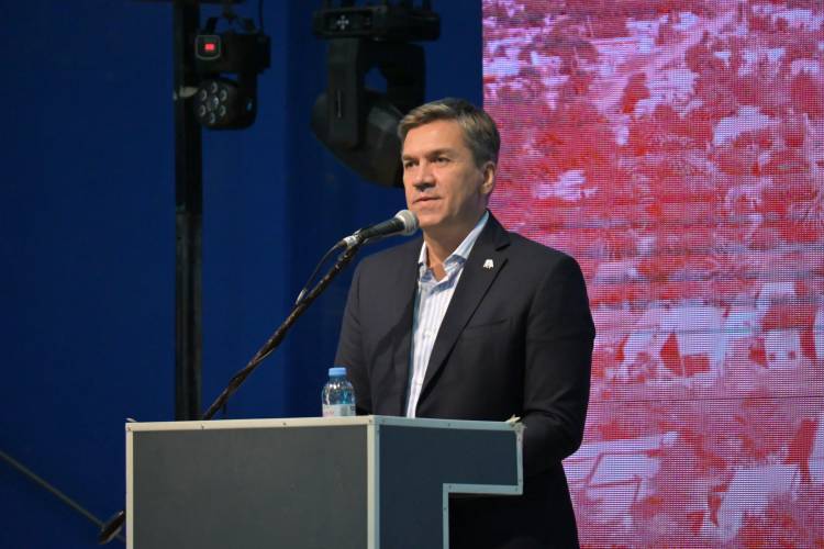 EL GOBERNADOR ZDERO ACOMPAÑÓ EL ACTO POR EL 115° ANIVERSARIO DE VILLA ÁNGELA