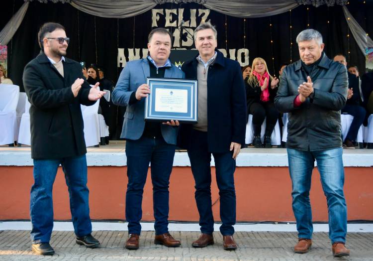 EL GOBERNADOR ZDERO ACOMPAÑÓ EL 113° ANIVERSARIO DE LAPACHITO Y ENTREGÓ UN PATRULLERO PARA LA POLICÍA RURAL