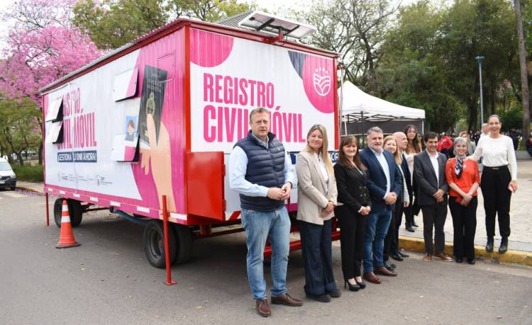 EL GOBIERNO PROVINCIAL PUSO EN MARCHA LA NUEVA UNIDAD MÓVIL DEL REGISTRO CIVIL