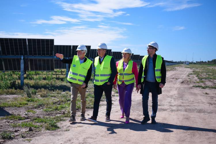 PAMPA DEL INFIERNO: EL GOBERNADOR ZDERO DESTACÓ LA ARTICULACIÓN PÚBLICO-PRIVADA EN EL MAYOR PARQUE SOLAR DE LA PROVINCIA